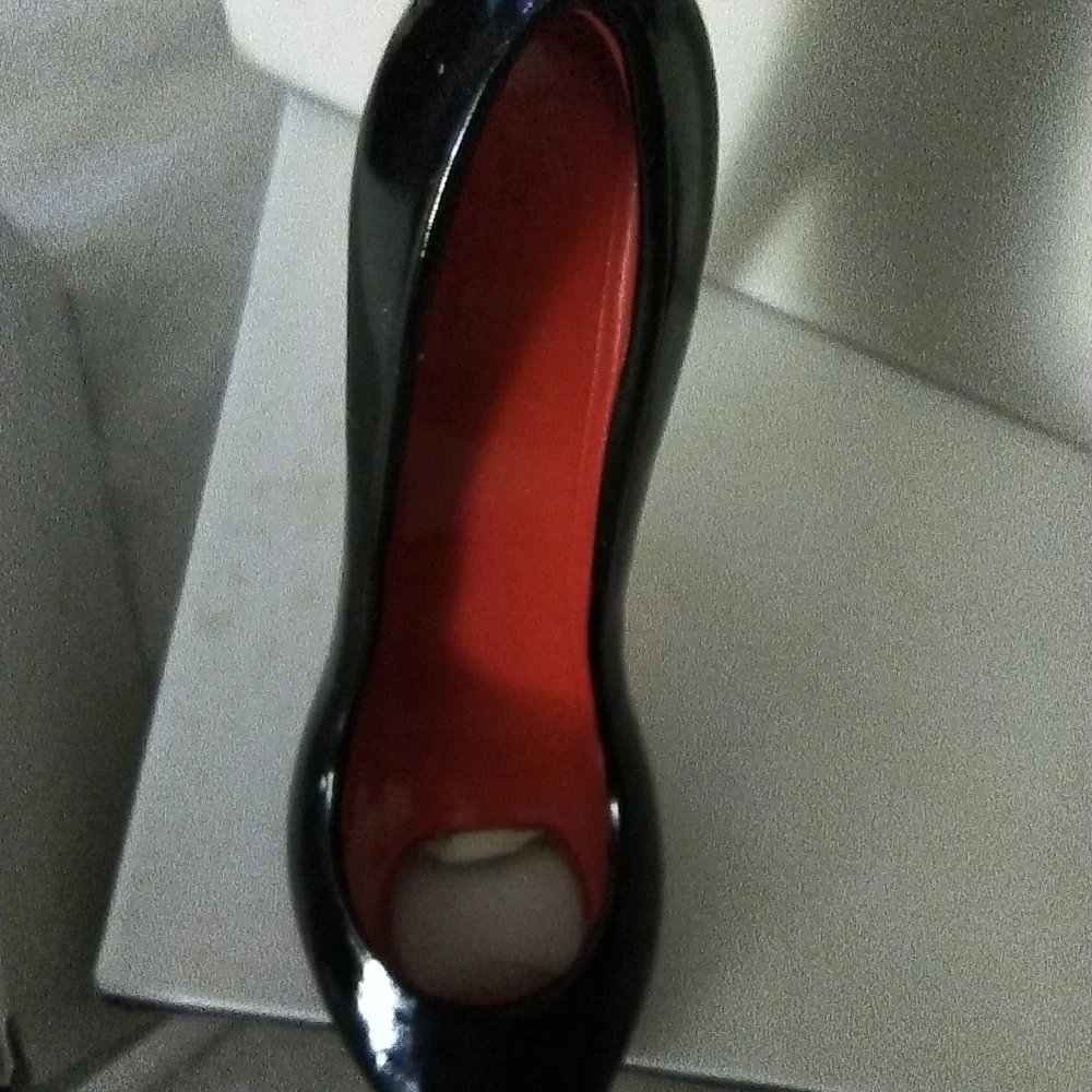 Shoe phone holder